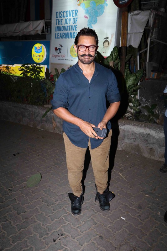 Bollywood actor Aamir Khan spotted at Aura Bandra in Mumbai on March 31, 2017. Aamir Khan,actor Aamir Khan,Aamir Khan pics,Aamir Khan images,Aamir Khan stills,Aamir Khan pictures,Aamir Khan photos,Aamir Khan spotted at Aura,Aamir Khan at Aura