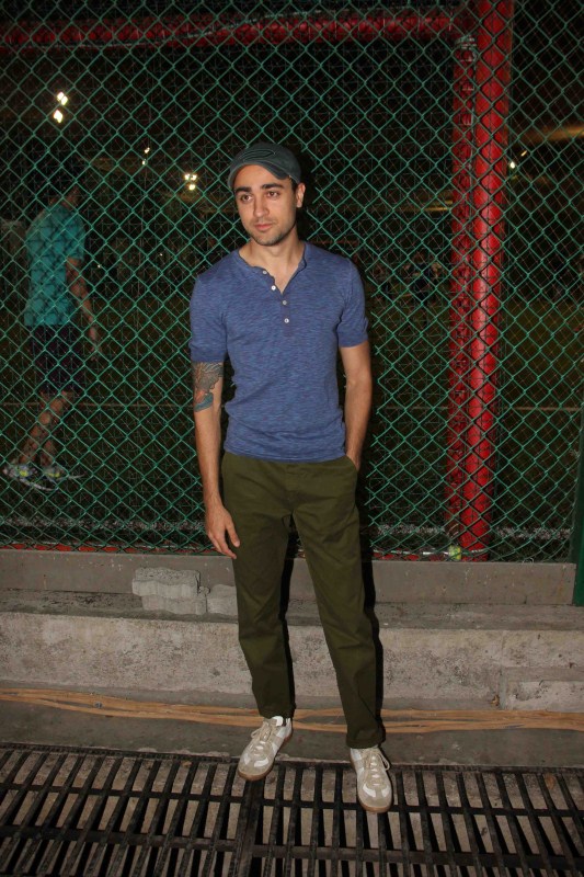 Bollywood actor Imran Khan attends Final of Tony Premier League in Mumbai on March 31, 2017. Imran Khan,actor Imran Khan,Imran Khan attends Final of Tony Premier League,Tony Premier League,Tony Premier League final,Imran Khan pics,Imran Khan images,Imran Khan stills,Imran Khan pictures