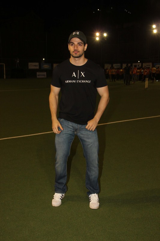 Bollywood actor Imran Khan attends Final of Tony Premier League in Mumbai on March 31, 2017. Imran Khan,actor Imran Khan,Imran Khan attends Final of Tony Premier League,Tony Premier League,Tony Premier League final,Imran Khan pics,Imran Khan images,Imran Khan stills,Imran Khan pictures