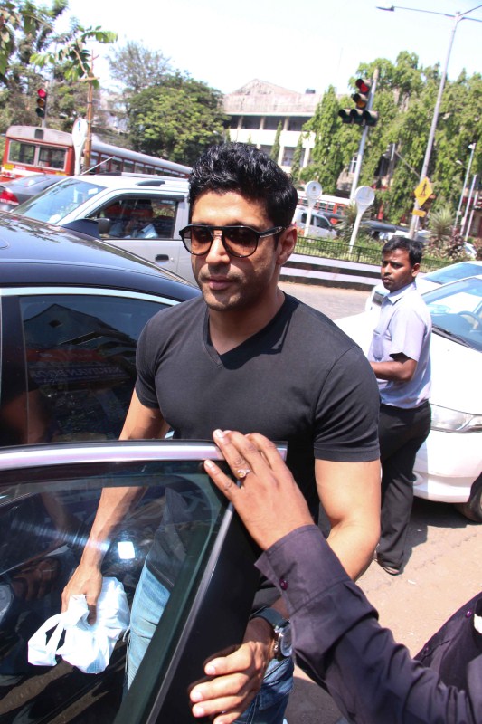 Bollywood actor Farhan Akhtar with his mother spotted at Bandra in Mumbai, India on April 2, 2017. Farhan Akhtar,Farhan Akhtar with her mother,Farhan Akhtar mother,actor Farhan Akhtar,Farhan Akhtar pics,Farhan Akhtar images,Farhan Akhtar stills,Farhan Akhtar pictures,Farhan Akhtar photos