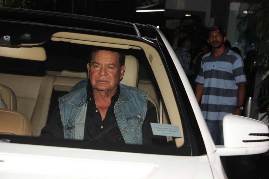Salim Khan spotted at Begum Jaan special screening. Aditya Roy Kapur,Anu Aggarwal,Anupam Kher,Salim Khan,Patralekha,Begum Jaan special screening,Begum Jaan,Begum Jaan special screening pics,Begum Jaan special screening images,Begum Jaan special screening stills,Begum Jaan special screening pictures