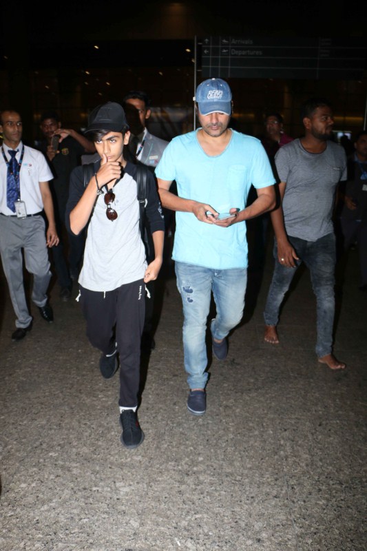 Bollywood actor Salman Khan, Iulia Vantur and the entire Khan family spotted as they return after a grand celebration of Ahil's first birthday in Maldives. Salman Khan,Iulia Vantur,Ahil's first birthday,Arbaaz,Sohail,Malaika,Seema,Arhaan,Nirvaan,Yohan,Ayaan,Alvira,Atul