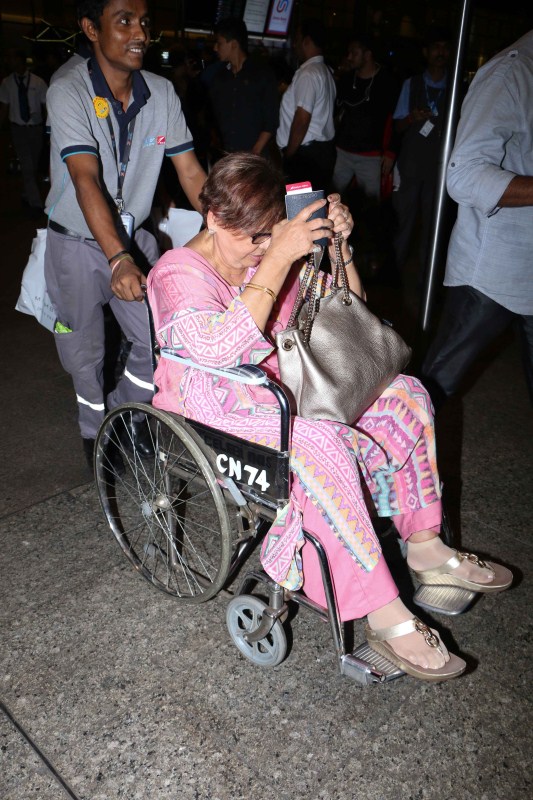 Bollywood actor Salman Khan, Iulia Vantur and the entire Khan family spotted as they return after a grand celebration of Ahil's first birthday in Maldives. Salman Khan,Iulia Vantur,Ahil's first birthday,Arbaaz,Sohail,Malaika,Seema,Arhaan,Nirvaan,Yohan,Ayaan,Alvira,Atul