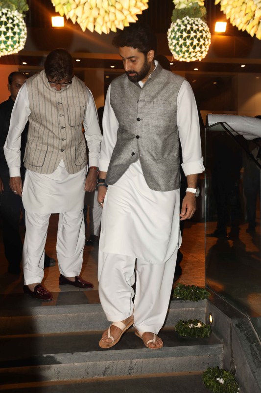Bollywood celebs Amitabh Bachchan and Abhishek Bachchan spotted at Blue Sea. Amitabh Bachchan,Abhishek Bachchan,Aishwarya Rai Bachchan,Aishwarya Rai and Abhishek,Amitabh Bachchan and Aishwarya Rai