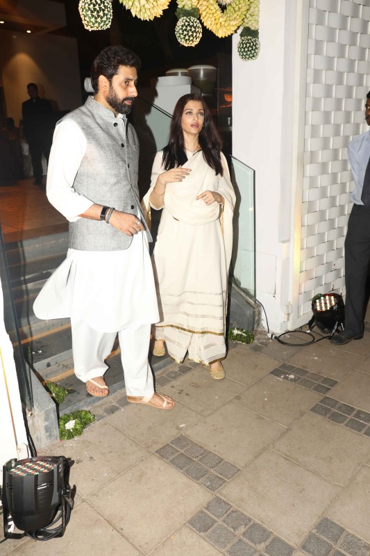 Bollywood celebs Abhishek Bachchan and Aishwarya Rai Bachchan spotted at Blue Sea. Amitabh Bachchan,Abhishek Bachchan,Aishwarya Rai Bachchan,Aishwarya Rai and Abhishek,Amitabh Bachchan and Aishwarya Rai