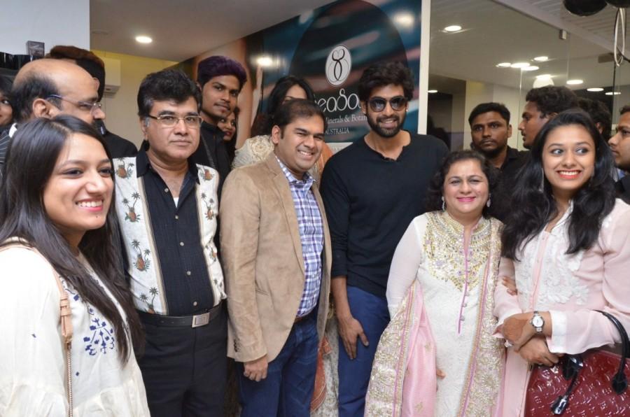 South Indian actor Rana Daggubati Launches Toni & Guy Salon at Road No 12, Banjara Hills. Rana Daggubati,actor Rana Daggubati,Toni & Guy Salon,Rana Daggubati launches Toni & Guy salon,Rana Daggubati pics,Rana Daggubati images,Rana Daggubati stills,Rana Daggubati pictures,Rana Daggubati photos