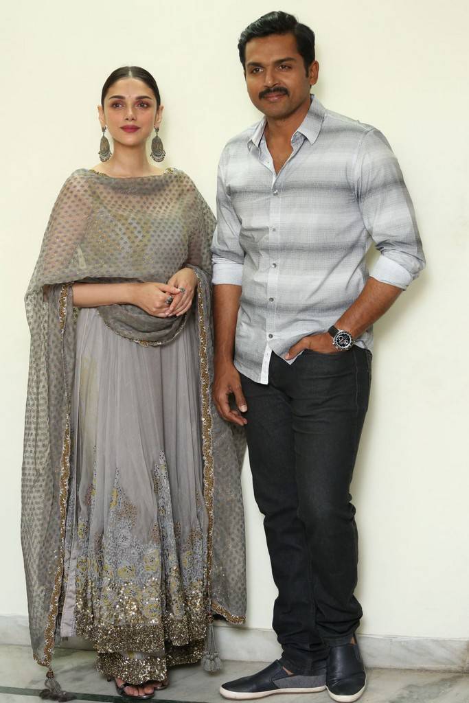 Telugu movie Cheliyaa press meet event held in Hyderabad on April 3, 2017. Karthi and Aditi Rao Hydari graced the event. Karthi and Aditi Rao Hydari,Karthi,Aditi Rao Hydari,Cheliyaa movie press meet,Cheliyaa press meet,Cheliyaa press meet pics,Cheliyaa press meet images,Cheliyaa press meet photos,Cheliyaa press meet stills,Cheliyaa press meet pictures
