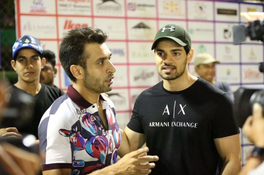 Tony Premier League (TPL) organized by Danish and Tony the event was graced by Imran Khan, Sooraj Pancholi and others. This was the grand finale of the series played between Fairmont falcons Vs I love Mumbai. Fairmont falcons emerged as the winners of the 3rd Season of Tony Premier league. Imran Khan,Sooraj Pancholi,Upen Patel,Tony Premier league Grand finale,Tony Premier league,Fairmont falcons
