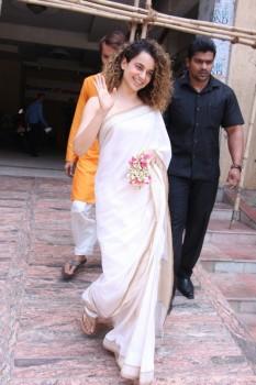 Bollywood actress Kangana Ranaut visits her stylist Ami Patel's house on the occasion of Navaratri's pooja.