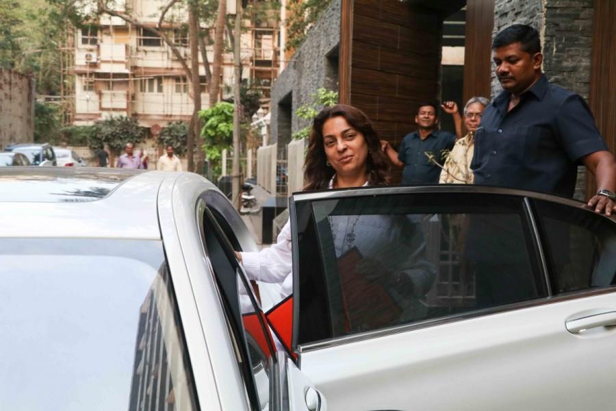 Bollywood actress Juhi Chawla snapped outside Aamir Khan's residence in Bandra. Juhi Chawla,actress Juhi Chawla,Juhi Chawla at Aamir Khan residence,Aamir Khan residence,Aamir Khan,Aamir Khan's residence in Bandra,Juhi Chawla pics,Juhi Chawla images,Juhi Chawla photos,Juhi Chawla stills,Juhi Chawla pictures