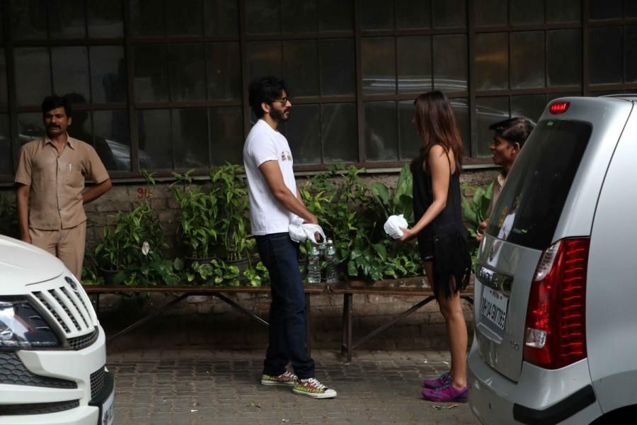 Bollywood actor Harshvardhan Kapoor and Rhea Chakraborty spotted at Pali Village Cafe Bandra in Mumbai on April 1, 2017. Harshvardhan Kapoor and Rhea Chakraborty,Harshvardhan Kapoor,Rhea Chakraborty,Pali Village Cafe,Harshvardhan Kapoor with Rhea Chakraborty,Harshvardhan Kapoor hugs Rhea Chakraborty