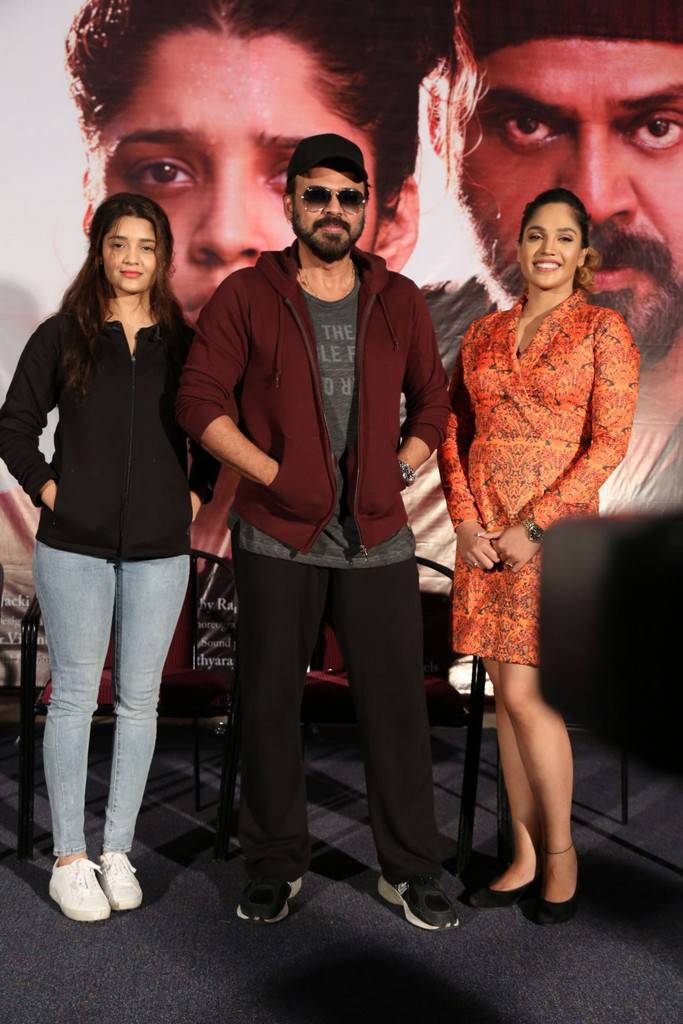 Telugu movie Guru success meet held at Prasad Labs, Jubilee Hills in Hyderabad on 04th April. Celebs like Venkatesh, Ritika Singh, Mumtaz Sorcar, Sudha Kongara Prasad and others graced the event. Venkatesh,Ritika Singh,Mumtaz Sorcar,Sudha Kongara Prasad,Guru movie success meet,Guru success meet,Guru success meet pics,Guru success meet images,Guru success meet stills,Guru success meet pictures,Guru success meet photos