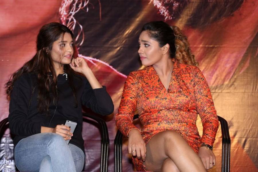 Telugu movie Guru success meet held at Prasad Labs, Jubilee Hills in Hyderabad on 04th April. Celebs like Venkatesh, Ritika Singh, Mumtaz Sorcar, Sudha Kongara Prasad and others graced the event. Venkatesh,Ritika Singh,Mumtaz Sorcar,Sudha Kongara Prasad,Guru movie success meet,Guru success meet,Guru success meet pics,Guru success meet images,Guru success meet stills,Guru success meet pictures,Guru success meet photos