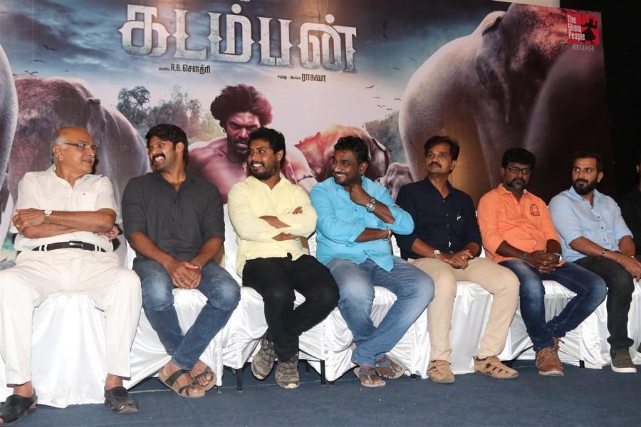 Tamil movie Kadamban press meet event held at Chennai. Celebs like Arya, RB Choudary, Raghava, Jithan Ramesh and others graced the event. Arya,RB Choudary,Raghava,Jithan Ramesh,Kadamban press meet,Kadamban,Kadamban press meet pics,Kadamban press meet images,Kadamban press meet photos,Kadamban press meet stills,Kadamban press meet pictures