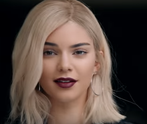 Unlike her sisters Khloe, Kim, Kylie and Kourtney, Kendall has never dyed her natural raven hair. Reality TV star Kendall Jenner,Kendall Jenner,Kendall Jenner turns blonde,TV star Kendall Jenner,Kendall Jenner hot pics,Kendall Jenner hot images,Kendall Jenner hot photos,Kendall Jenner hot stills,Kendall Jenner hot pictures