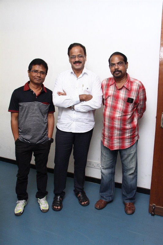 Tamil movie 8 Thottakkal celebrity show held in Chennai. Celebs like Venkat Prabhu, Vaibhav, Aravind Akash, G Dhananjayan, Aparna Balamurali, Sasi, SS Stanley, S. Ramakrishnan, Pushkar-Gayathri, Chetan, Vetri, Vijay Adhiraj, CV Kumar, Ashwin Kakumanu, Rajakumaran, Sathish, Sri Ganesh, Mime Gopi and others graced the event. Venkat Prabhu,Vaibhav,8 Thottakkal,8 Thottakkal celebrity show,8 Thottakkal special screening,8 Thottakkal celebrity show pics,8 Thottakkal celebrity show images,8 Thottakkal celebrity show stills,8 Thottakkal celebrity show pictures,8 Thottakkal celebrit