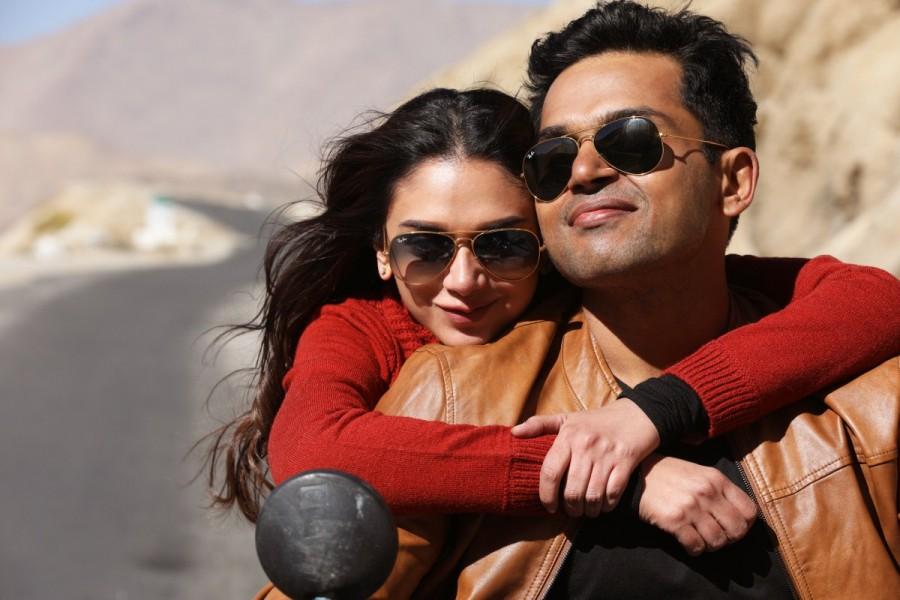 Kaatru Veliyidai is an upcoming Tamil romantic drama movie written, produced and directed by Mani Ratnam. The film stars Karthi Sivakumar and Aditi Rao Hydari in the lead role, while Delhi Ganesh, Vipin Sharma, RJ Balaji, Harish Raj and Amritaa Singh in supporting role. Karthi,Aditi Rao Hydari,Kaatru Veliyidai,Kaatru Veliyidai movie stills,Kaatru Veliyidai movie pics,Kaatru Veliyidai movie images,Kaatru Veliyidai movie pictures,Kaatru Veliyidai movie photos,Kaatru Veliyidai stills,Kaatru Veliyidai pics,Kaatru Veliyidai i