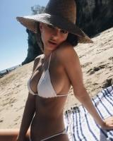 Emily Ratajkowski,Emily Ratajkowski swimsuit photo,Emily Ratajkowski swimsuit pics,Emily Ratajkowski swimsuit images,Emily Ratajkowski swimsuit photos,Emily Ratajkowski swimsuit stills,Emily Ratajkowski swimsuit pictures,Emily Ratajkowski hot pics,Emily R