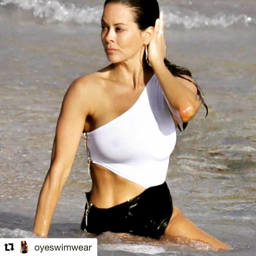 TV host Brooke Burke's sizzling pictures go viral. Brooke Burke,Brooke Burke pics,Brooke Burke hot pics,Brooke Burke hot images,Brooke Burke hot photos,Brooke Burke hot stills,Brooke Burke hot pictures,Brooke Burke bikini pics,Brooke Burke bikini images,Brooke Burke bikini phoots