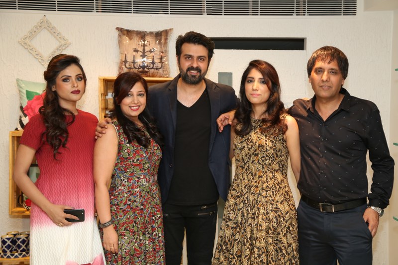 Bollywood actor Harman Baweja Launches VR franchise Store at Banjara Hills in Hyderabad on April 6, 2017. Harman Baweja,actor Harman Baweja,VR franchise Store,Harman Baweja pics,Harman Baweja images,Harman Baweja stills,Harman Baweja pictures