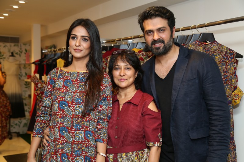 Bollywood actor Harman Baweja Launches VR franchise Store at Banjara Hills in Hyderabad on April 6, 2017. Harman Baweja,actor Harman Baweja,VR franchise Store,Harman Baweja pics,Harman Baweja images,Harman Baweja stills,Harman Baweja pictures