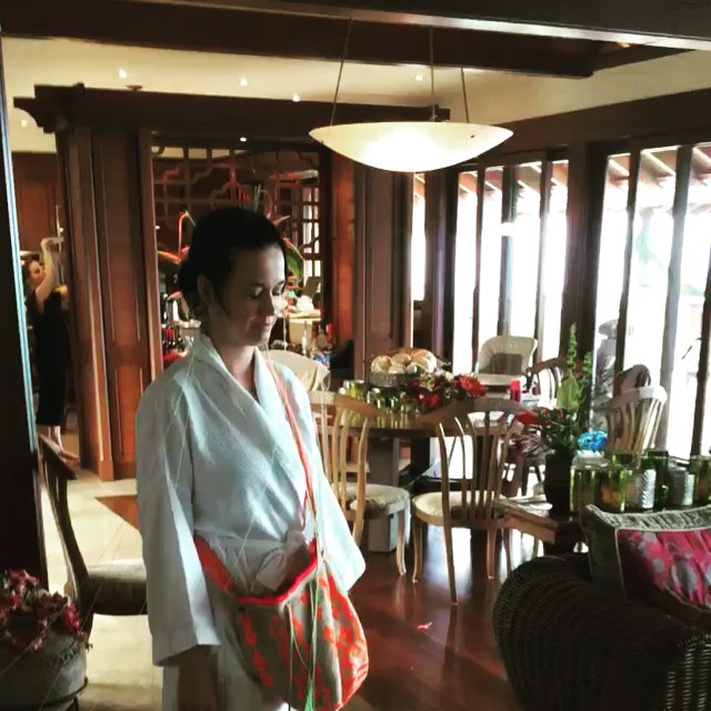Hollywood actress Katy Perry flaunts her figure. Katy Perry,Katy Perry flaunts killer cleavage,Katy Perry flaunts cleavage,Katy Perry hot pics,Katy Perry hot images,Katy Perry hot photos,Katy Perry hot stills,Katy Perry hot pictures,Katy Perry bikini pics,Katy Perry bikini images,Katy Perry bikini photo
