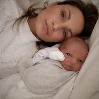 Sam Faiers shares sweet selfie with newborn nephew Arthur.