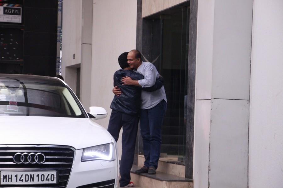 Bollywood actor Abhishek Bachchan spotted at Ashutosh Gowariker office in Khar. Abhishek Bachchan,actor Abhishek Bachchan,Abhishek Bachchan spotted at Ashutosh Gowariker office,Abhishek Bachchan at Ashutosh Gowariker office,Ashutosh Gowariker office