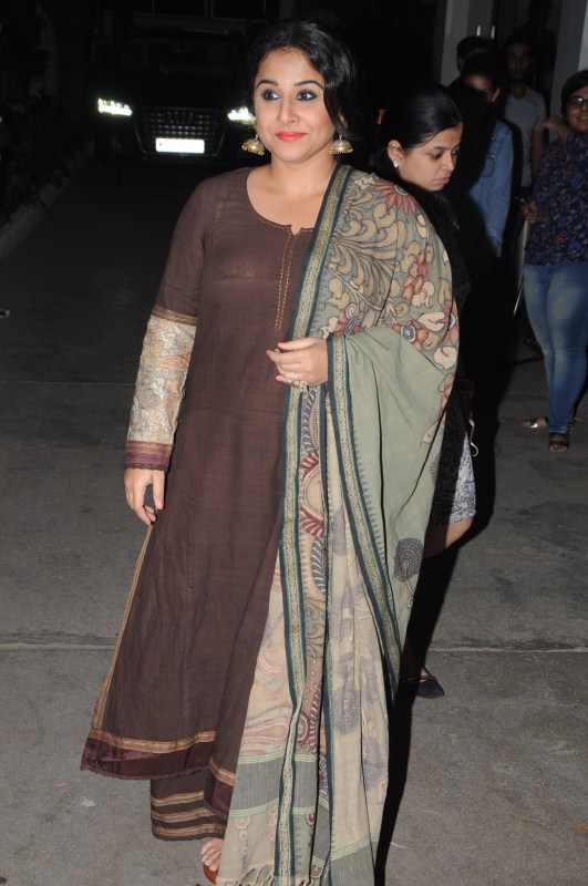Bollywood actress Vidya Balan spotted at Begum Jaan special screening. Vidya Balan,Rekha,Alia Bhatt,Sidharth Roy Kapur,Mahesh Bhatt,Begum Jaan,Begum Jaan special screening,Begum Jaan special screening pics,Begum Jaan special screening images,Begum Jaan special screening photos,Begum Jaan special screening stills,Begum Jaan s