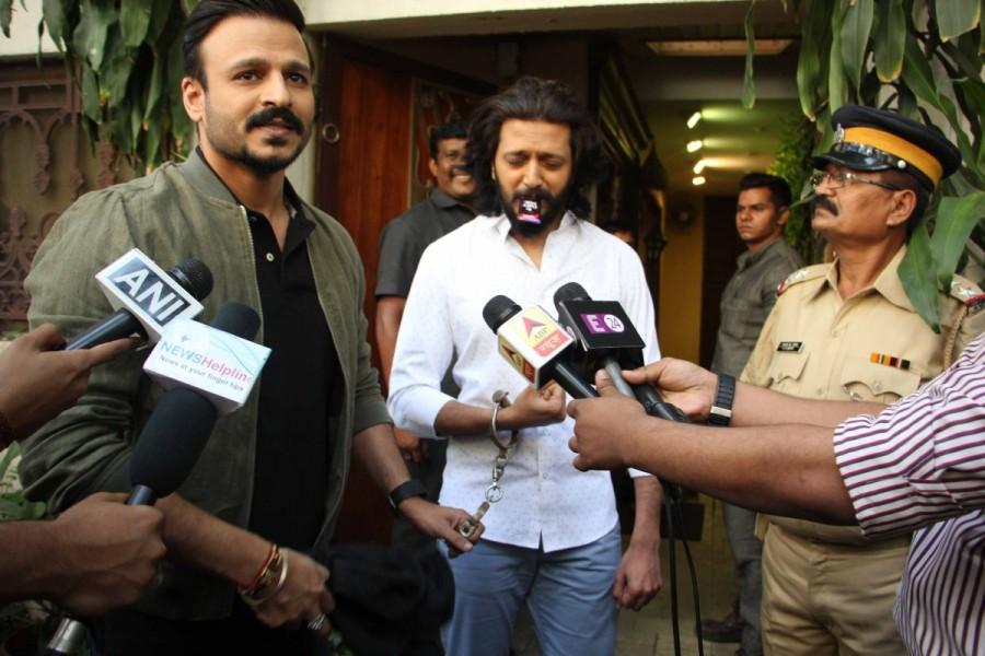 Bollywood actors Vivek Oberoi and Ritesh Deshmukh promote film Bank Chor in Mumbai on April 7, 2017. Vivek Oberoi and Ritesh Deshmukh,Vivek Oberoi,Ritesh Deshmukh,Bank Chor,Bank Chor promotion,Bank Chor movie promotion,Bank Chor promotion pics,Bank Chor promotion images,Bank Chor promotion stills,Bank Chor promotion pictures