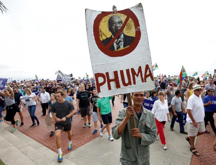 Demonstrators take part in a protest calling for the removal of South Africa's President Jacob Zuma in Durban, South Africa, April 7, 2017. South Africans protest,South African,President Zuma,Johannesburg,Jacob Zuma,cabinet reshuffle