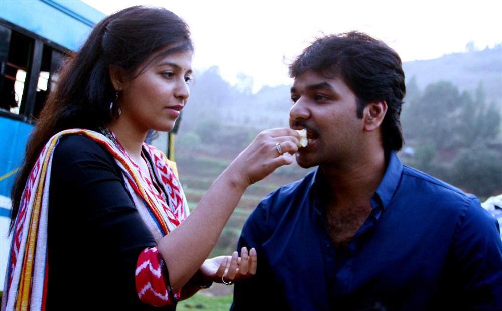 Jai celebrates his birthday,Jai,actor Jai,Jai birthday celebration,Anjali,Janani Iyer,Sinish,Jai and Anjali,Balloon,Balloon shooting spot,Jai birthday celebration pics,Jai birthday celebration images,Jai birthday celebration photos,Jai birthday celebratio