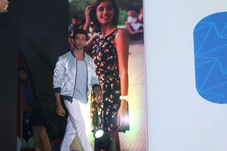 Bollywood superstar Hrithik Roshan has become the brand ambassador of digital global meet up application named 'Happn'. The announcement was made here on Friday in the presence of CEO and co-founder of the company Didier Rappaport. Happn,Happn app,Hrithik Roshan,actor Hrithik Roshan,Hrithik Roshan becomes brand ambassador,Hrithik Roshan app,Hrithik Roshan pics,Hrithik Roshan images,Hrithik Roshan stills,Hrithik Roshan pictures,Hrithik Roshan photos