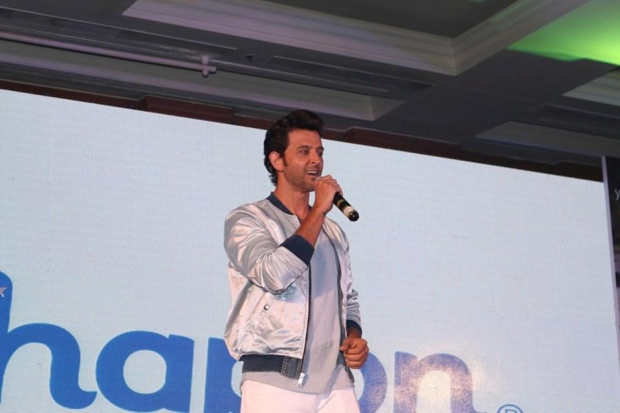 Talking on the occasion, Hrithik said, "I am a people's person, I strongly believe that life is all about the people that you are connecting with, makes it more interesting and meaningful. As the concept of 'Happn' provides the purpose of that, I am absolutely delighted to be a part of this. 'Haapn' is something that I call intuitive technology and that can actually be life changing." Happn,Happn app,Hrithik Roshan,actor Hrithik Roshan,Hrithik Roshan becomes brand ambassador,Hrithik Roshan app,Hrithik Roshan pics,Hrithik Roshan images,Hrithik Roshan stills,Hrithik Roshan pictures,Hrithik Roshan photos