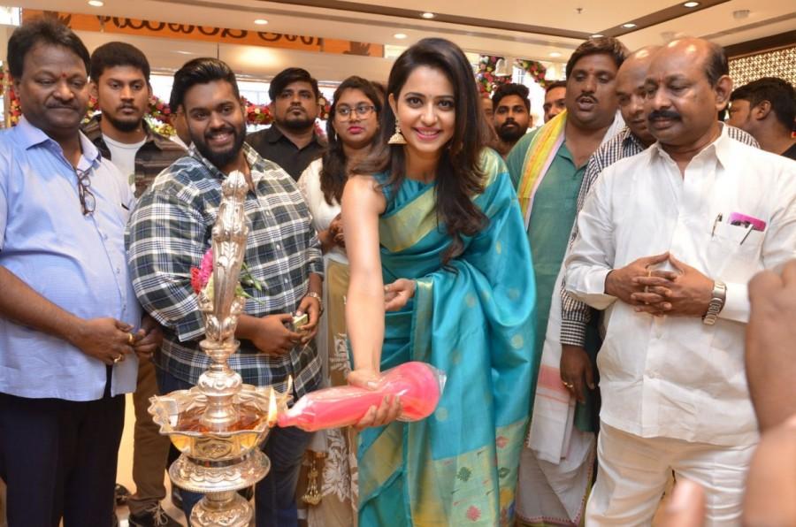 South Indian actress Rakul Preet Singh launches SouthIndia Shopping Mall at Parklane in Secunderabad on April 7, 2017. Rakul Preet Singh,actress Rakul Preet Singh,SouthIndia Shopping Mall,Parklane,Rakul Preet Singh pics,Rakul Preet Singh images,Rakul Preet Singh photos,Rakul Preet Singh stills,Rakul Preet Singh pictures