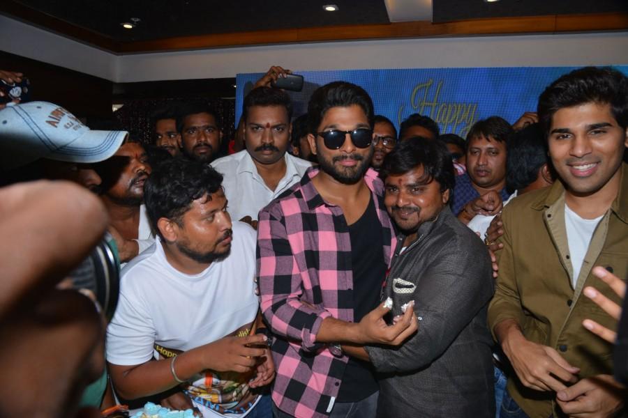 South Indian actor Allu Arjun's 34th birthday celebrations at FNCC. Allu Arjun,Allu Arjun 34th birthday celebrations,Allu Arjun birthday celebrations,Allu Arjun birthday celebrations pics,Allu Arjun birthday celebrations images,Allu Arjun birthday celebrations stills,Allu Arjun birthday celebrations pictures,Allu Arjun bi