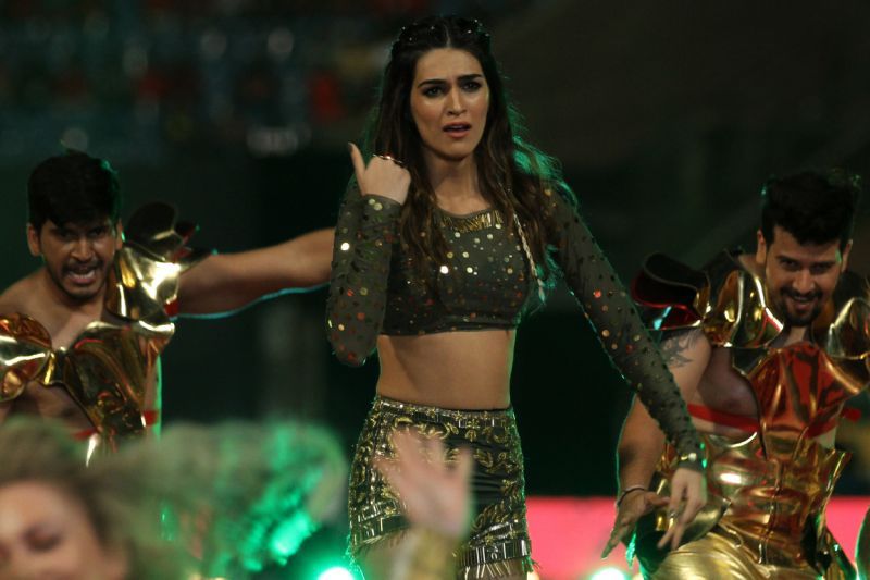 She looked extremely stunning in a shimmery outfit and performed on songs like “Tukur Tukur” and “Manma Emotion” from Dilwale and “Whistle Baja” from her debut film Heropanti. Kriti Sanon,actress Kriti Sanon,Kriti Sanon IPL debut performance,Kriti Sanon dance performance,Kriti Sanon performance,Kriti Sanon pics,Kriti Sanon images,Kriti Sanon stills,Kriti Sanon pictures