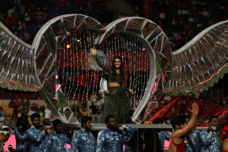 Kriti shares, "It was my first performance for IPL and I thoroughly enjoyed every moment of it because I love performing. Performing in front of such a huge audience was a different high altogether and their response doubled my energy! Kriti Sanon,actress Kriti Sanon,Kriti Sanon IPL debut performance,Kriti Sanon dance performance,Kriti Sanon performance,Kriti Sanon pics,Kriti Sanon images,Kriti Sanon stills,Kriti Sanon pictures
