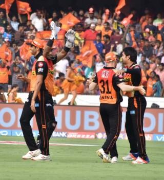Leg-spinner Rashid Khan (3/19) and seamer Bhuvneshwar Kumar (2/21) put up impressive bowling performances to help Sunrisers Hyderabad (SRH) outplay Gujarat Lions (GL) by nine wickets and register their second consecutive win in the Indian Premier League (IPL) here on Sunday. Thanks to the heroics of 19-year-old Afghan slow bowler Rashid and India medium pacer Bhuvneshwar, the defending champions restricted Gujarat Lions (GL) to a low total of 135/7 at the Rajiv Gandhi International Stadium. The target never appeared a challenge for the hosts, who rode on pyrotechnics from captain David Warner (76 not out off 45 deliveries) and Moises Henriques (52 not out off 39 balls) to maul the inefficient and inexperienced Gujarat bowlers and give Hyderabad an easy victory with 4.3 overs to spare.