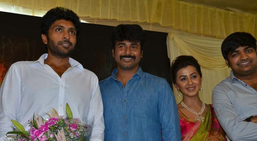 Tamil movie Neruppu Da Movie audio launch event held at Chennai. Celebs like Rajinikanth, Dhanush, Vishal, Prabhu, Vikram Prabhu, Nikki Galrani, Raghava Lawrence, Sangeetha, Suhasini Manirathnam, Sivakarthikeyan, Sangeetha Vijay, B. Ashok Kumar, Kalaipuli S Thanu, Vijay Milton, Ramkumar, Vivek, Amal Sufiya, Dharani, Vikraman, Dulquer Salmaan, Cheran, Suresh Kamatchi, Archana Kalpathi and others graced the event. Rajinikanth,Dhanush,Vishal,Prabhu,Vikram Prabhu,Nikki Galrani,Raghava Lawrence,Sangeetha,Suhasini Manirathnam,Sivakarthikeyan,Sangeetha Vijay,Neruppu Da audio launch,Neruppu Da,Neruppu Da audio launch pics,Neruppu Da audio launch images,Neruppu Da audio l