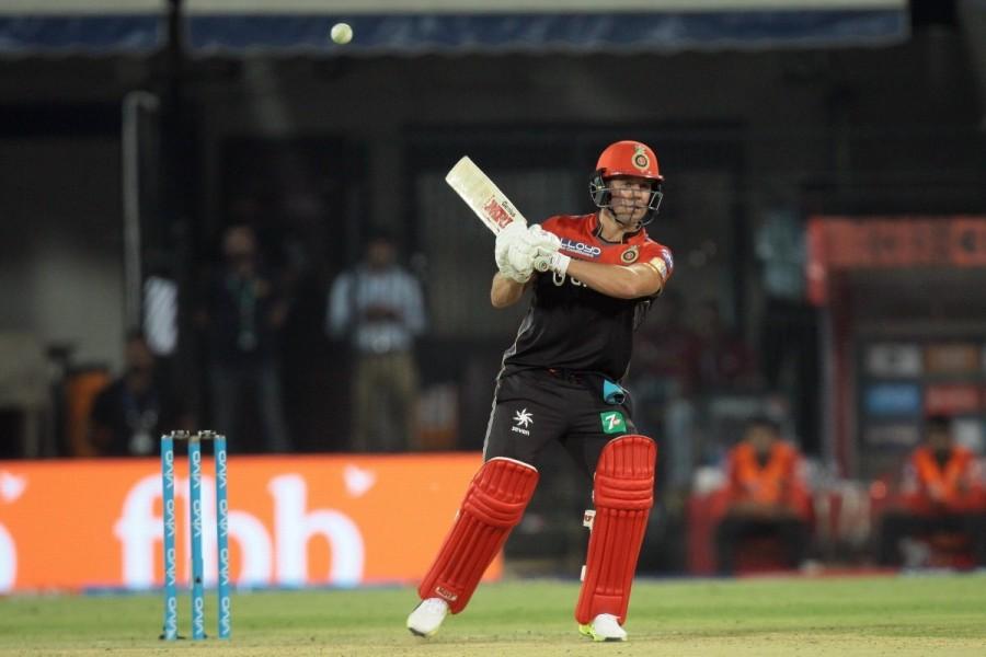 English pacer Tymal Mills struck the first blow for RCB when he trapped Vohra lbw. That put the brakes on Punjab's run rate and they plunged into further trouble when Axar Patel was bowled by Yuzvendra Chahal in the ninth over. That saw Maxwell join Amla in the middle and the duo turned things around with a 72-run stand off just 38 balls. Maxwell finished off things in style, bringing up the winning runs with a six off Chahal as Punjab reached 150/2 in just 14.3 overs. Earlier, Punjab squandered the early advantage as South African maverick A.B. de Villiers unleashed himself in the death overs to help RCB post 148/4 in their 20 overs. Playing his first match of this year's IPL, de Villiers proved his importance for RCB's scheme of things in the tournament, with an unbeaten 89 off 46 balls, laced with three hits to the fence and nine over it. Hashim Amla,Glenn Maxwell,Royal Challengers Bangalore,Kings XI Punjab,IPL 10,IPL,IPL 2017,Indian Premier League,Indian Premier League 2017