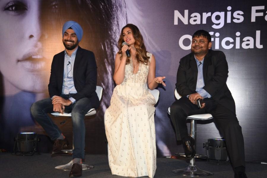 Kulbir Sachdev India and SE Asia representive, Nargis Fakhri and Shamik Talukder Head India and APAC at the app launch. Nargis Fakhri,actress Nargis Fakhri,Nargis Fakhri app,Nargis Fakhri own app,EscapeX,Nargis Fakhri pics,Nargis Fakhri images,Nargis Fakhri stills,Nargis Fakhri pictures,Nargis Fakhri photos
