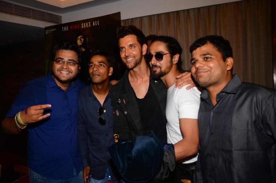 Bollywood actors Ronit Roy, Rohit Roy, Hrithik Roshan, Yami Gautam, Rakesh Roshan and filmmaker Sanjay Gupta during the meet and greet with fans for the film Kaabil in Mumbai on April 11, 2017. Ronit Roy,Rohit Roy,Hrithik Roshan,Yami Gautam,Rakesh Roshan and filmmaker Sanjay Gupta,Kaabil Meet & Greet,Kaabil,Kaabil sucess meet,Kaabil sucess meet pics,Kaabil sucess meet images,Kaabil sucess meet stills,Kaabil sucess meet pictures