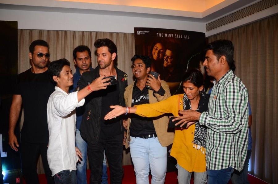Bollywood actors Ronit Roy, Rohit Roy, Hrithik Roshan, Yami Gautam, Rakesh Roshan and filmmaker Sanjay Gupta during the meet and greet with fans for the film Kaabil in Mumbai on April 11, 2017. Ronit Roy,Rohit Roy,Hrithik Roshan,Yami Gautam,Rakesh Roshan and filmmaker Sanjay Gupta,Kaabil Meet & Greet,Kaabil,Kaabil sucess meet,Kaabil sucess meet pics,Kaabil sucess meet images,Kaabil sucess meet stills,Kaabil sucess meet pictures