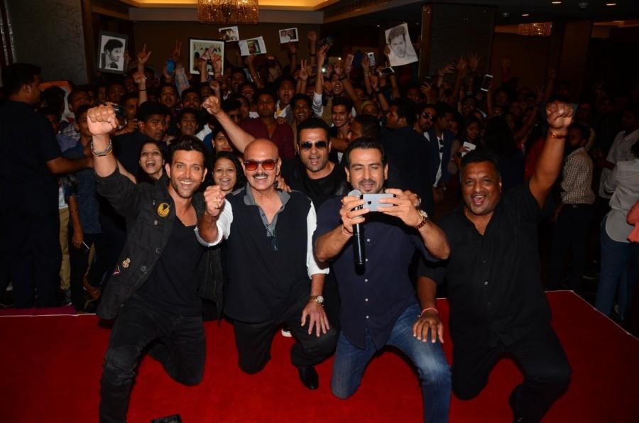 Bollywood actors Ronit Roy, Rohit Roy, Hrithik Roshan, Yami Gautam, Rakesh Roshan and filmmaker Sanjay Gupta during the meet and greet with fans for the film Kaabil in Mumbai on April 11, 2017. Ronit Roy,Rohit Roy,Hrithik Roshan,Yami Gautam,Rakesh Roshan and filmmaker Sanjay Gupta,Kaabil Meet & Greet,Kaabil,Kaabil sucess meet,Kaabil sucess meet pics,Kaabil sucess meet images,Kaabil sucess meet stills,Kaabil sucess meet pictures