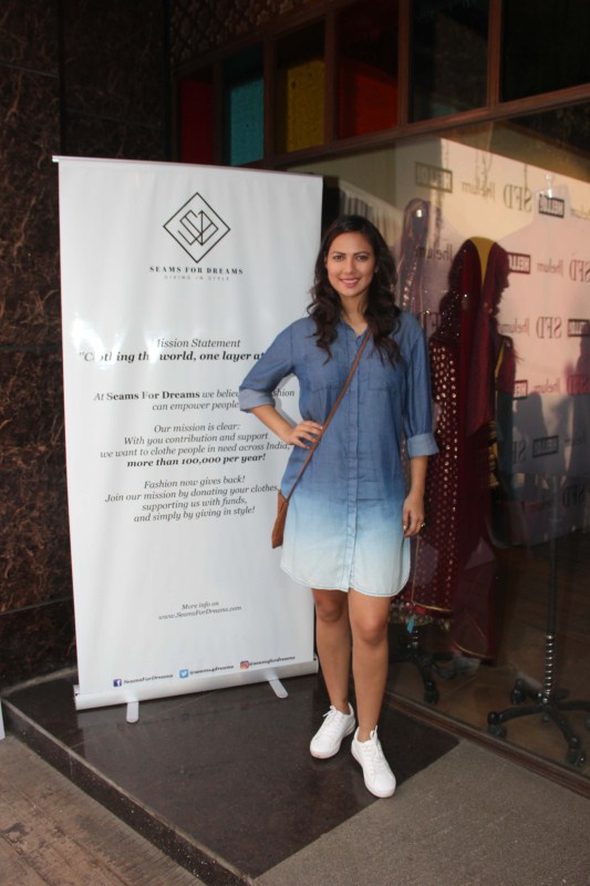 Bollywood actress Evelyn Sharma hosts fashion fundraiser for 'Seams for Dreams'. Evelyn Sharma,actress Evelyn Sharma,Seams for Dreams,Evelyn Sharma pics,Evelyn Sharma images,Evelyn Sharma stills,Evelyn Sharma pictures,Evelyn Sharma photos