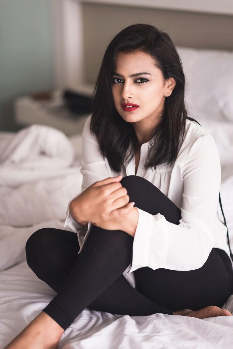 Check out the latest photos of South Indian actress Shraddha Srinath. Shraddha Srinath,actress Shraddha Srinath,Shraddha Srinath pics,Shraddha Srinath images,Shraddha Srinath stills,Shraddha Srinath pictures,Shraddha Srinath photos,Shraddha Srinath hot pics,Shraddha Srinath hot images,Shraddha Srinath hot stills,Shraddha Sr