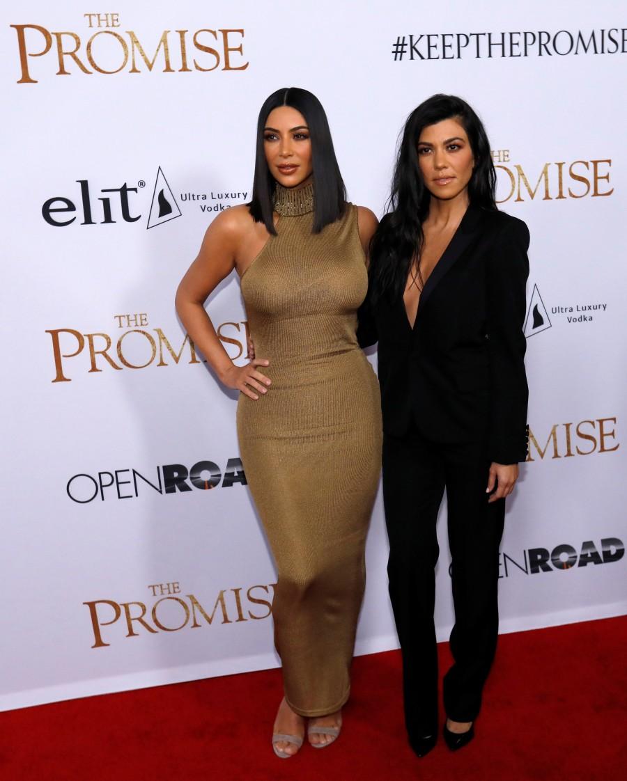 Kim Kardashian,Kim Kardashian nipples,Kim Kardashian flaunts curves,Kim Kardashian curves,Kim Kardashian skin tight gown,Kim Kardashian hot pics,Kim Kardashian hot images,Kim Kardashian hot stills,Kim Kardashian hot pictures,Kim Kardashian hot photos