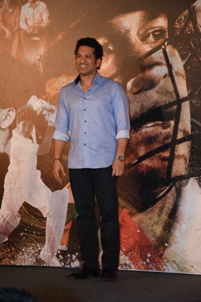 Produced by Ravi Bhagchandka and Shrikant Bhasi, helmed by James Erskine, 'Sachin A Billion Dreams' is all set to release on 26th May 2017. Master Blaster Sachin Tendulkar,Sachin Tendulkar,Sachin A Billion Dreams,Sachin: A Billion Dreams,Sachin: A Billion Dreams trailer,Sachin: A Billion Dreams movie trailer,Sachin