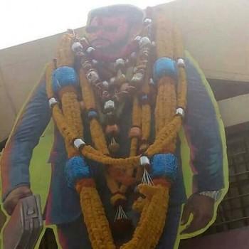 Challenging Star Darshan fans celebrate Chakravarthy movie release.